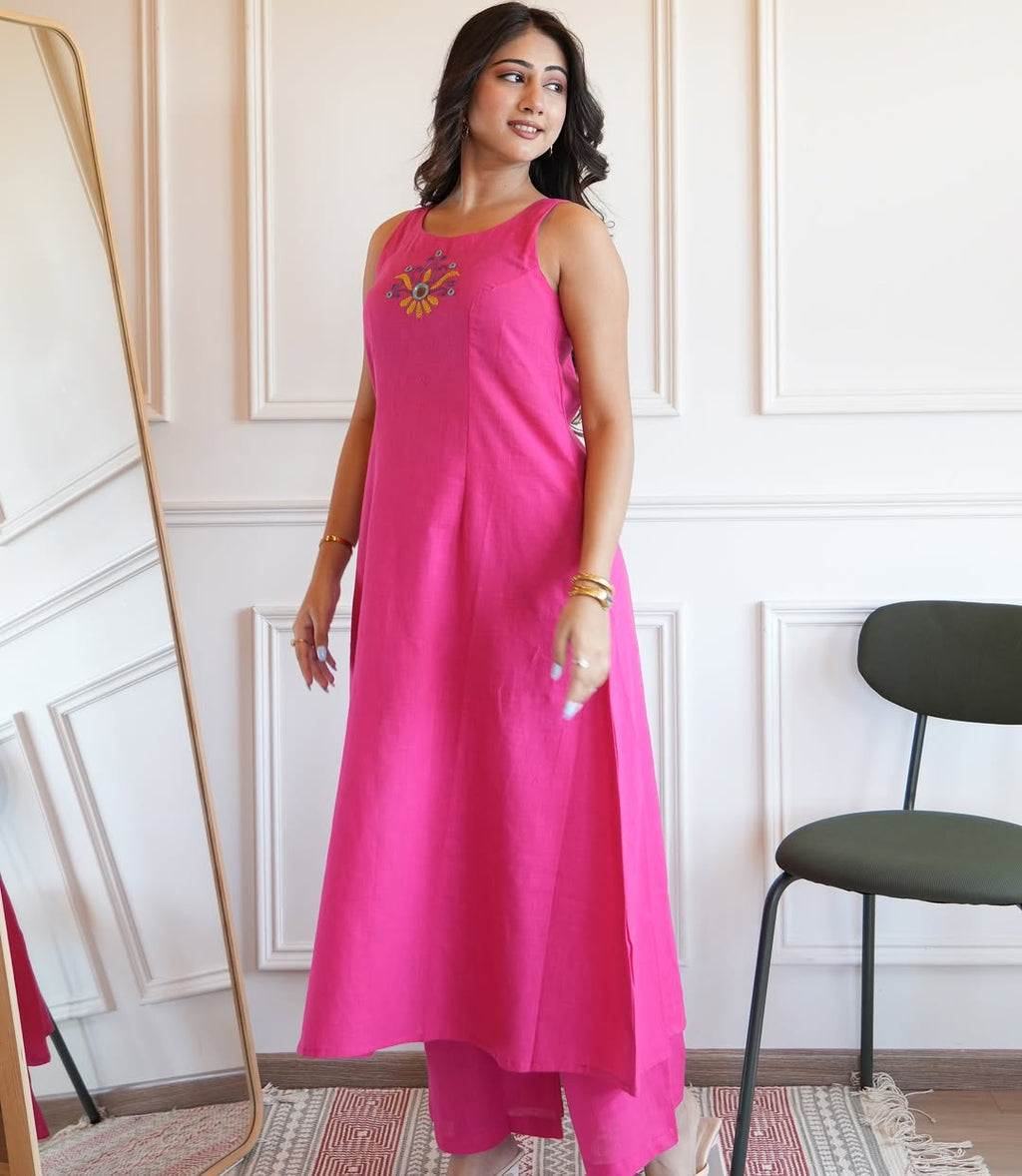 Sleeveless Embroidery Kurta Set