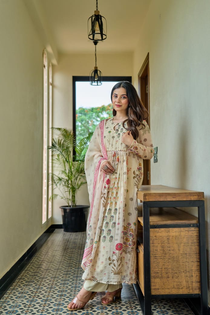 Elegance in Organza Anarkali 3 pc Suit Set
