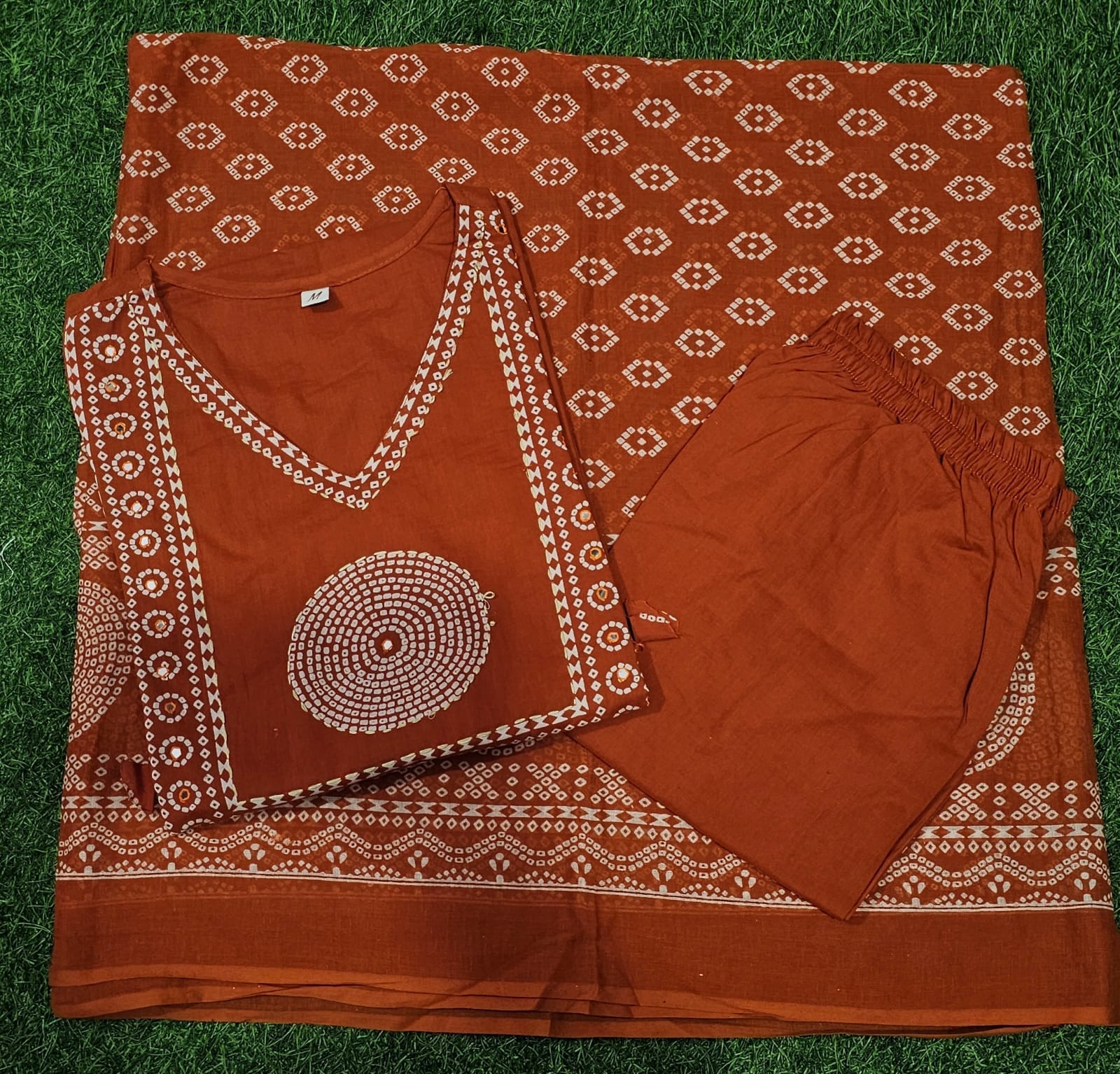 Timeless Bhandej Cotton Suit Set