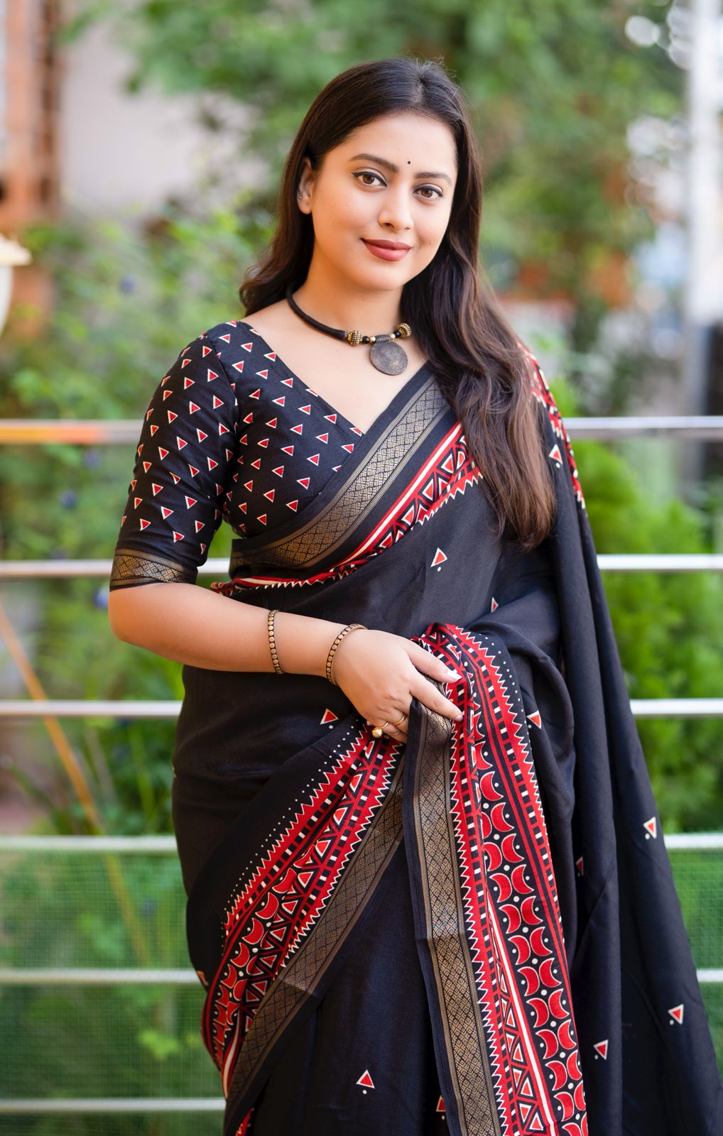 Pashmina Ikkat Elegance Saree