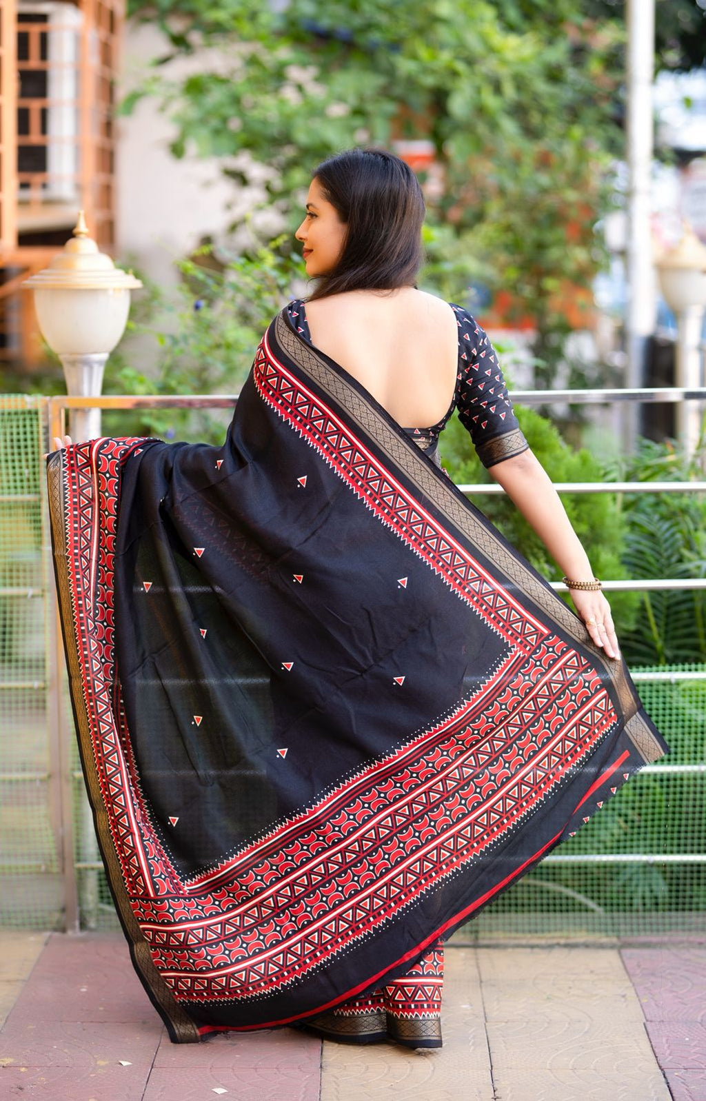 Pashmina Ikkat Elegance Saree