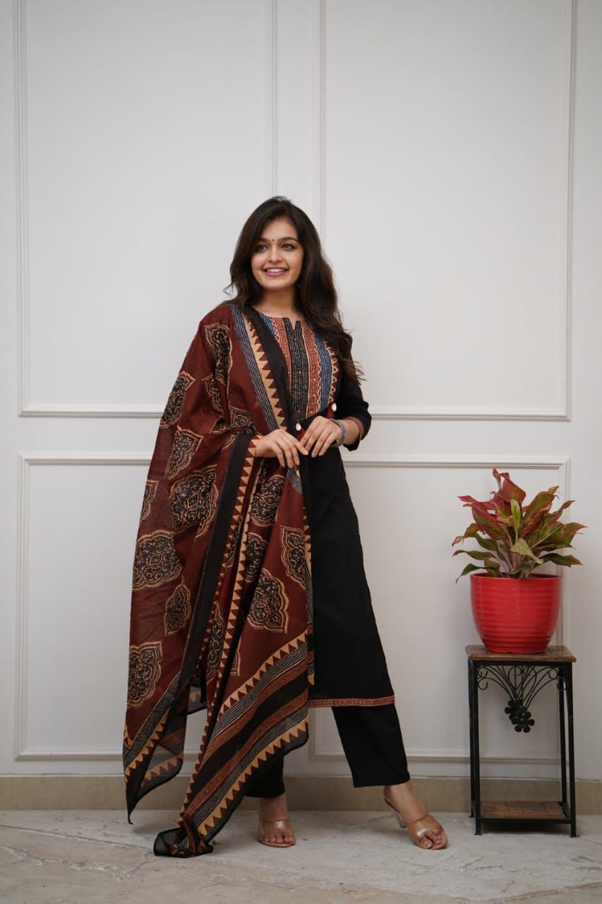 Black Straight Kurti Set