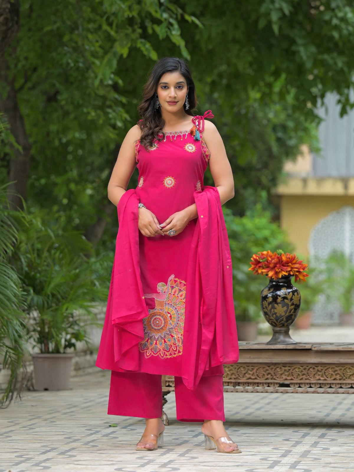 Elegant Thread Embroidered Sleeve less Kurta Set