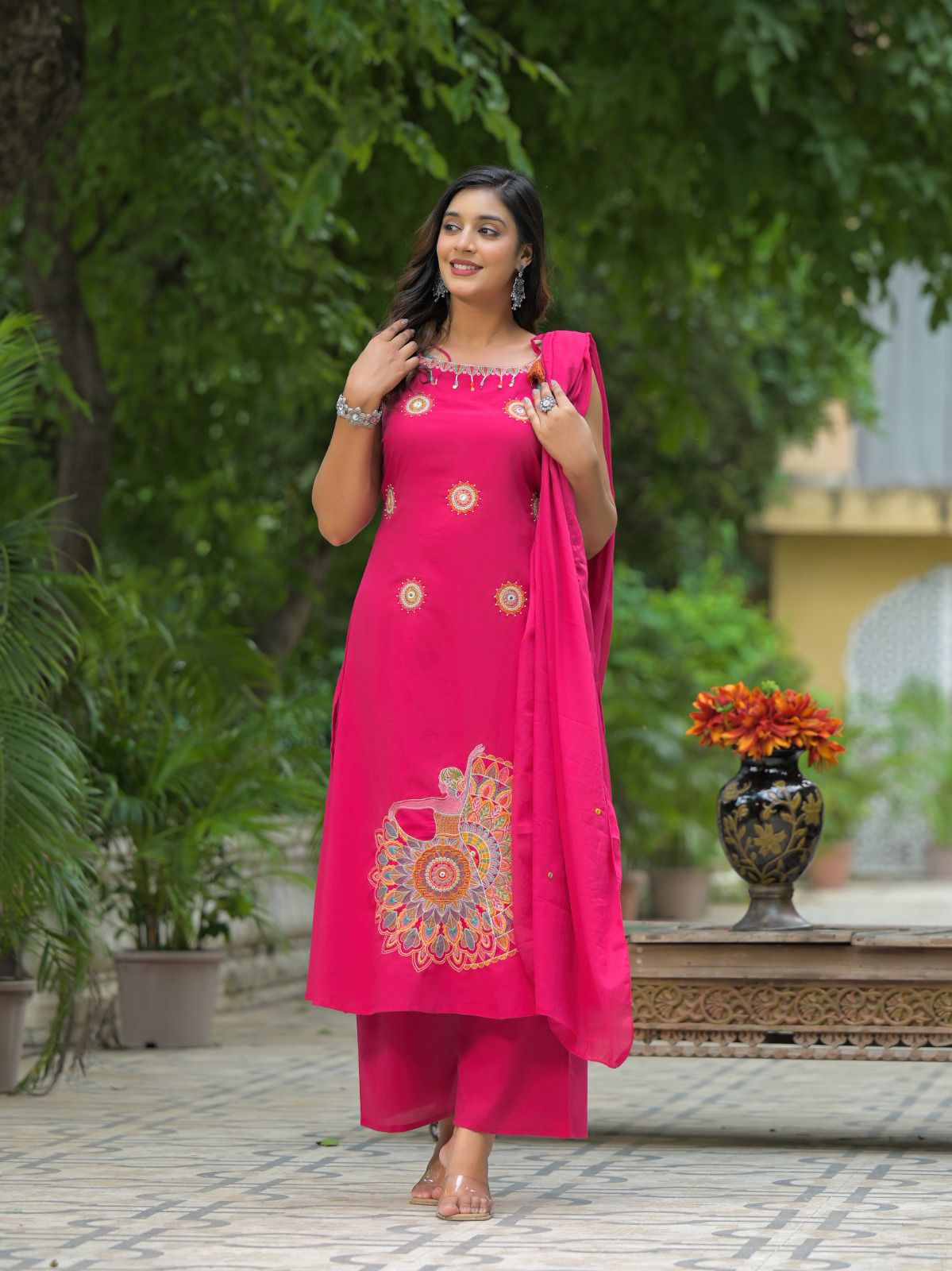 Elegant Thread Embroidered Sleeve less Kurta Set
