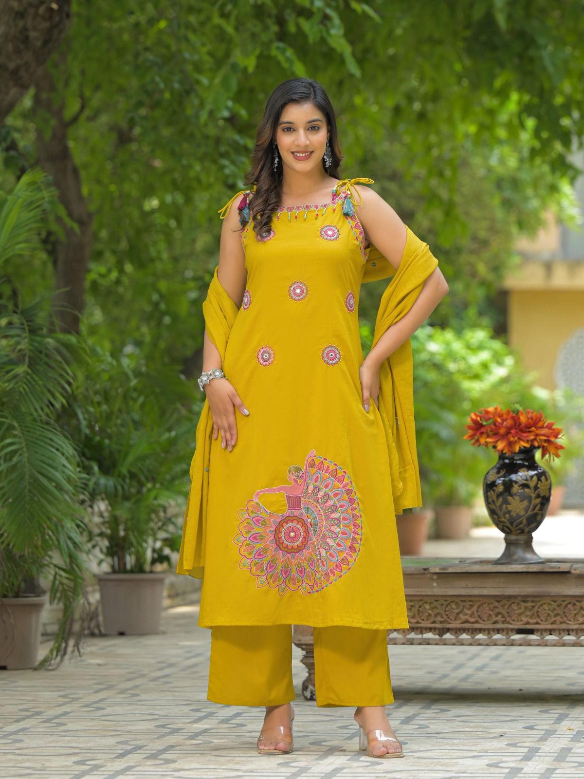 Elegant Thread Embroidered Sleeve less Kurta Set